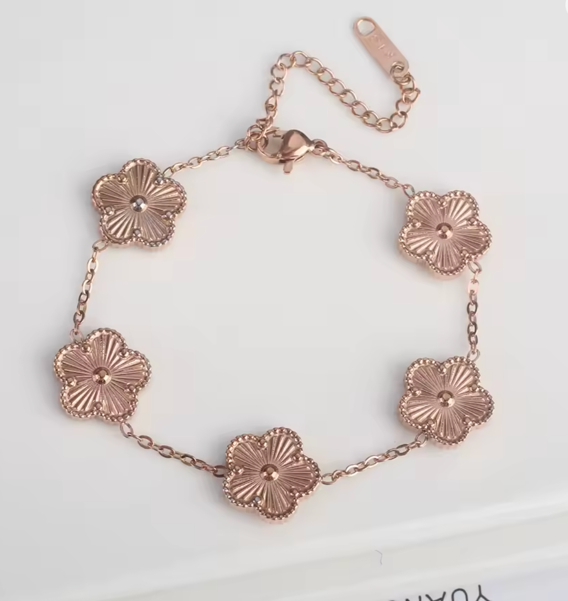 Five Leaf Clover Shell Bracelet for Women
