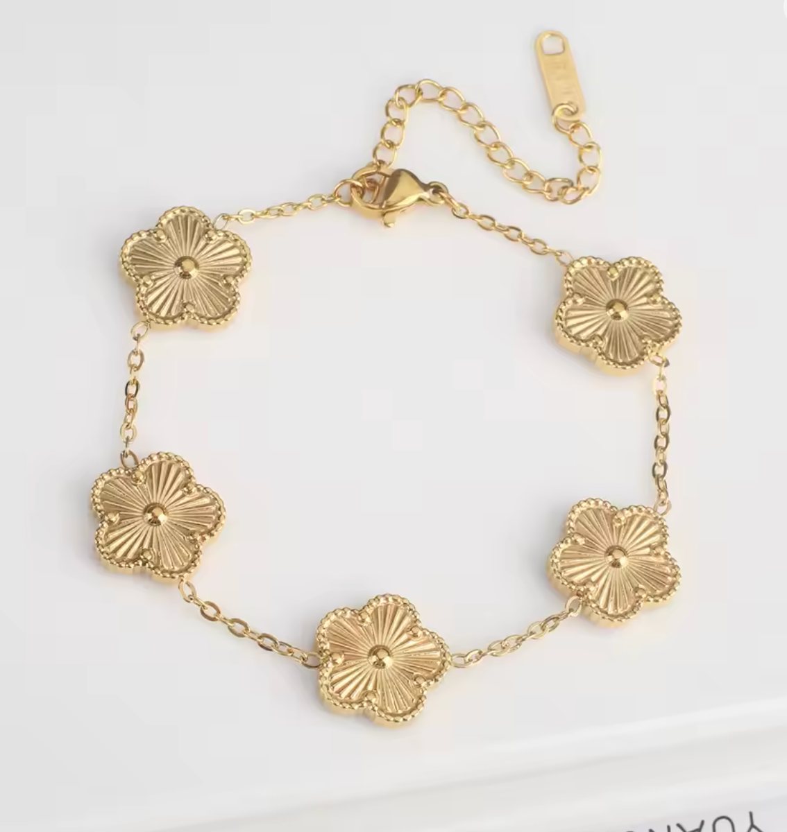 Five Leaf Clover Shell Bracelet for Women