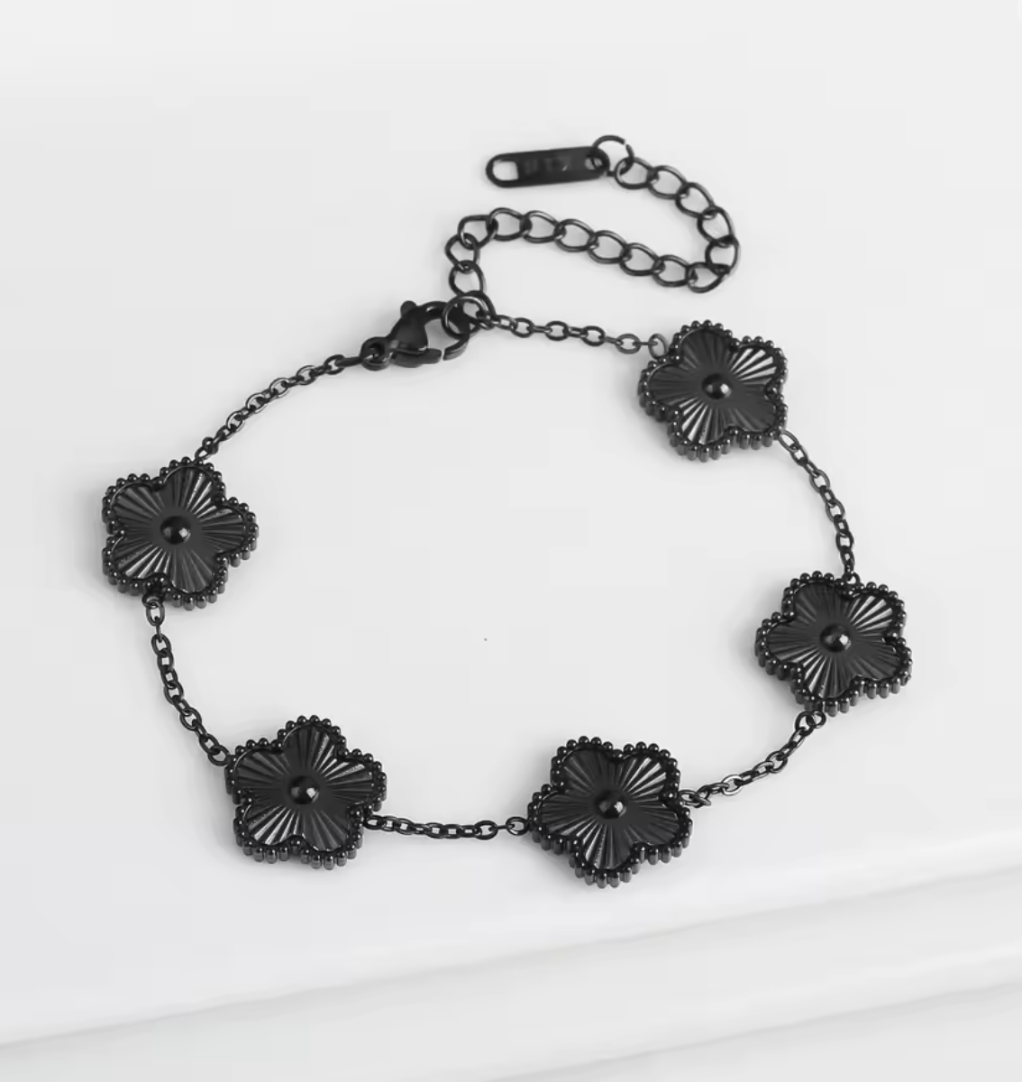 Five Leaf Clover Shell Bracelet for Women