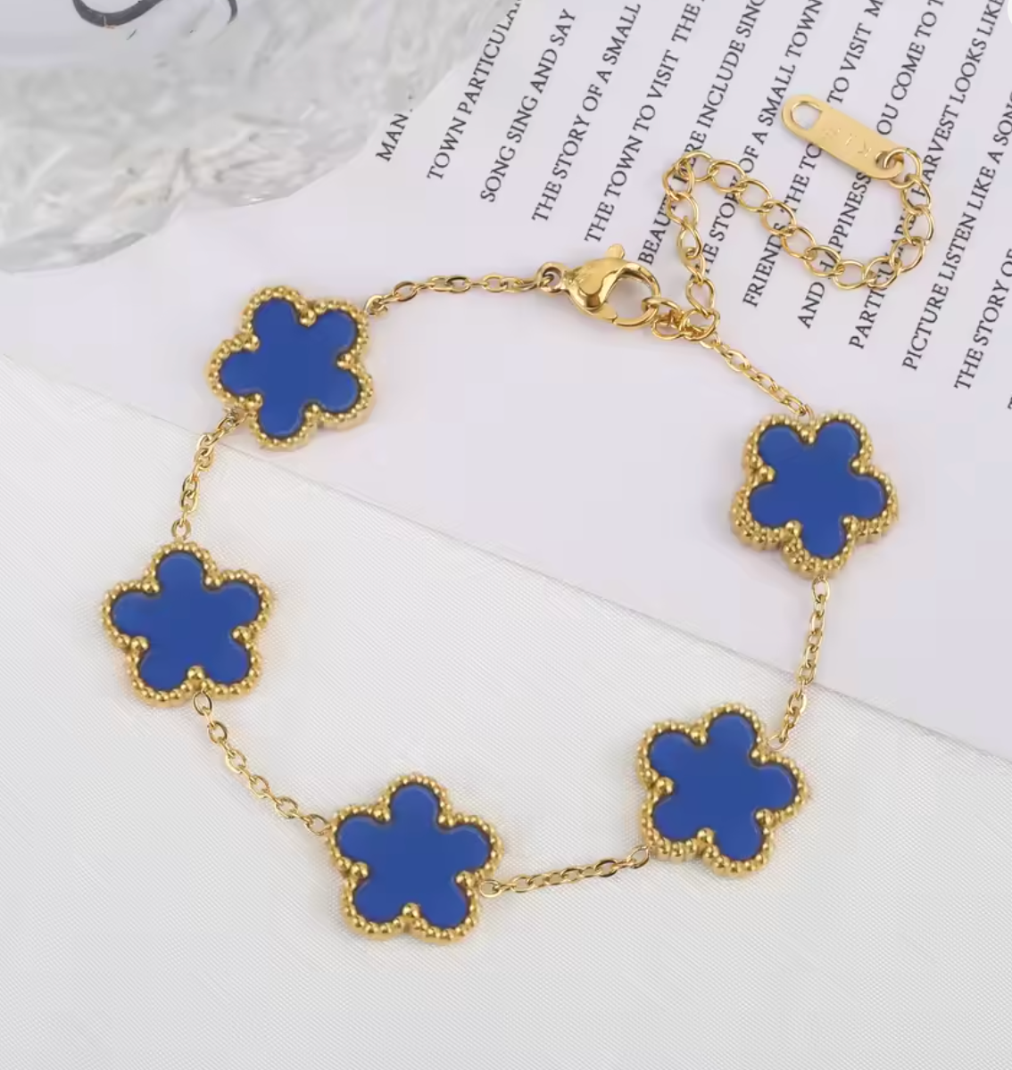 Five Leaf Clover Shell Bracelet for Women