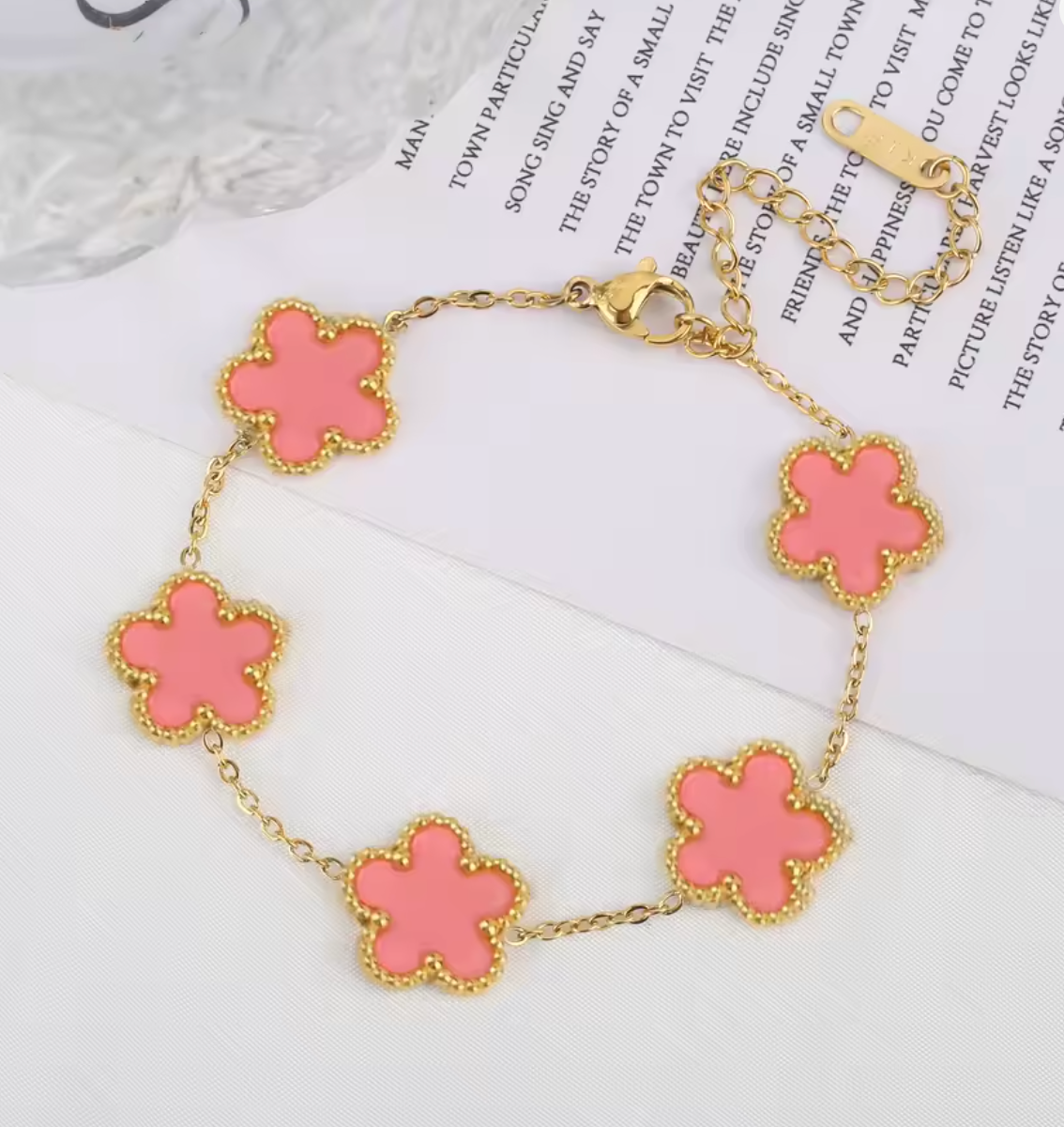 Five Leaf Clover Shell Bracelet for Women